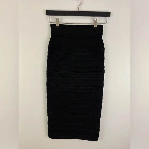 ARITZIA BABATON Bodycon pointelle crochet tube skirt - Picture 2 of 7